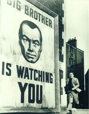 Entre Orwell y Huxley